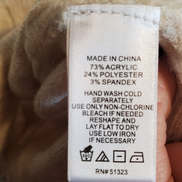 CECE TURTLENECK HEATHERED. LARGE. NWT. SNOWFLAKES - Picture 8 of 9